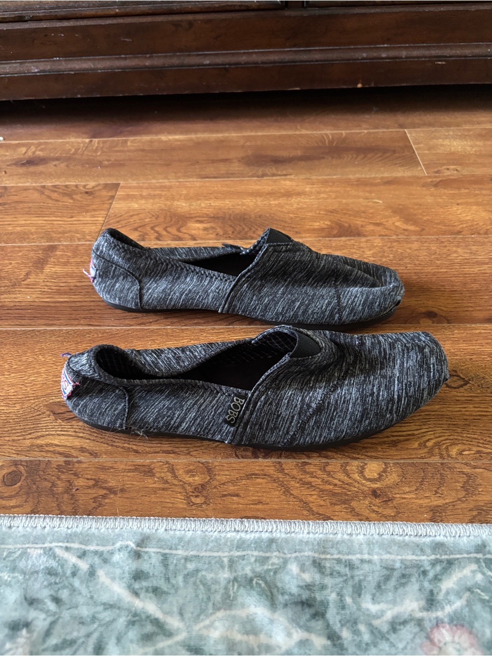 Skechers Slip-On Loafers in Heathered Charcoal in size 9 - Picture 2 of 5